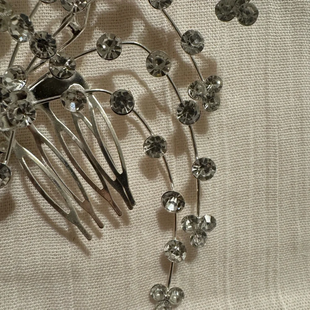 Elegant Silver Crystal Hair Comb